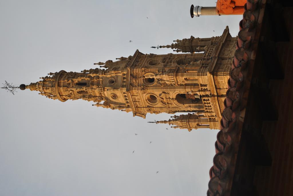 Hostal La Catedral Санто Доминго де ла Калсада Екстериор снимка