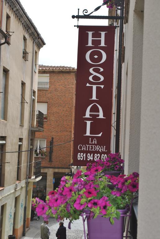 Hostal La Catedral Санто Доминго де ла Калсада Екстериор снимка