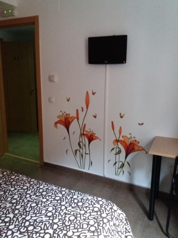 Hostal La Catedral Санто Доминго де ла Калсада Екстериор снимка